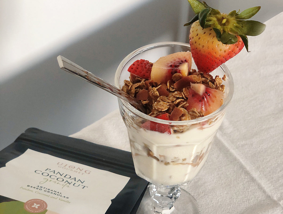 Healthy Granola Recipes: Simple Yogurt Parfait | Ujong Gourmet